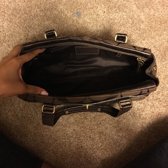 Pretty purse👌🏾 - Picture 2 of 4