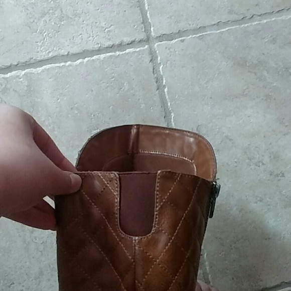 Brown boots - Picture 3 of 4