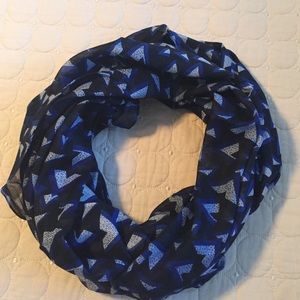 Infinity scarf