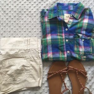 ❤MOVING SALE❤Hollister plaid button down