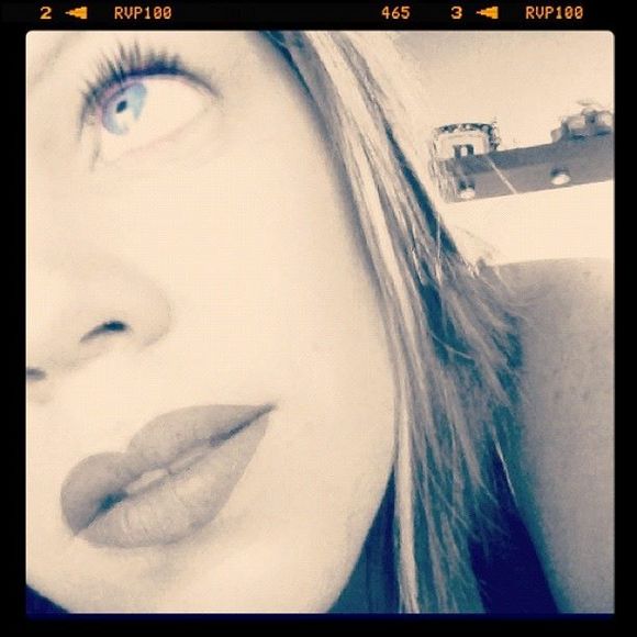 Meet your Posher, Devin