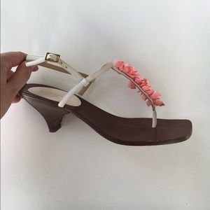 Kate Spade Coral Shell Sandals