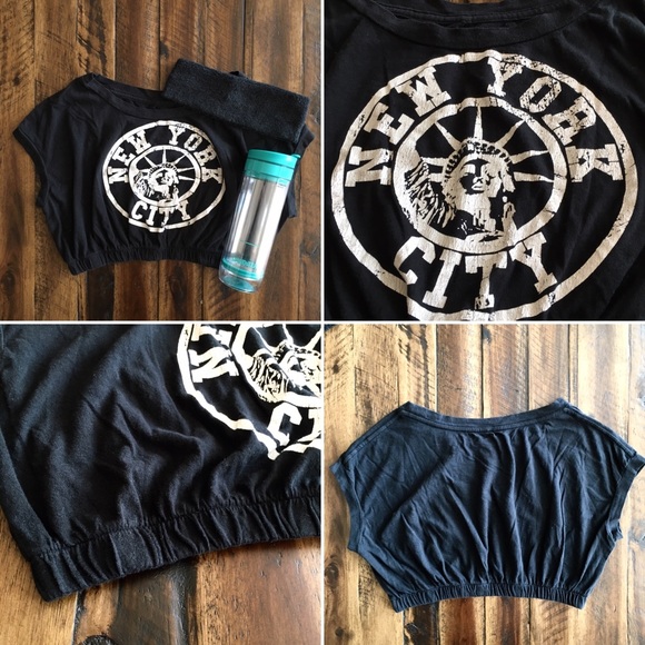 SOLD / ’80s / Vintage NYC Crop - Picture 2 of 4