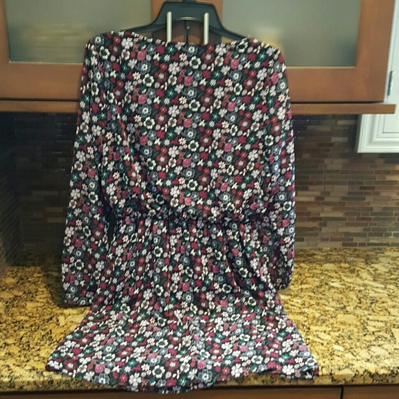 Dress - Picture 3 of 4