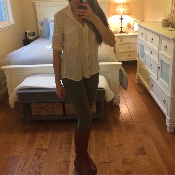 Bella Dahl soft cream blouse