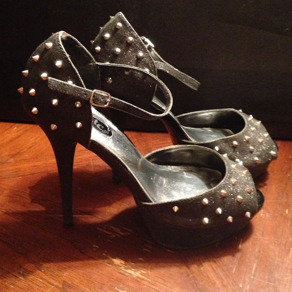 Rue 21 etc! 4 inch spiked design high heel