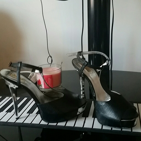 Heels - Picture 1 of 2
