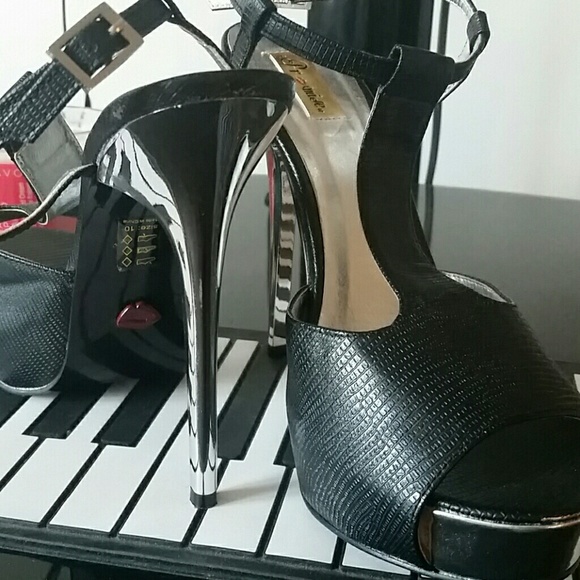 Heels - Picture 2 of 2