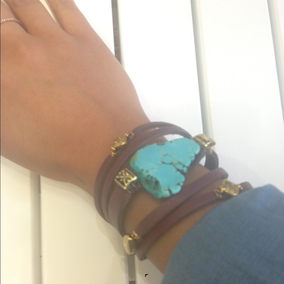 SALE TODAY ONLY Cutest bracelet W turquoise stone - Picture 2 of 3