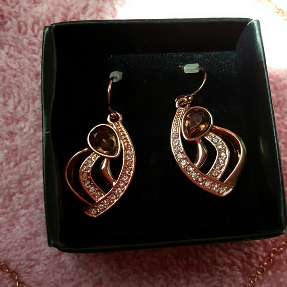 Necklace and earring set - Picture 2 of 2