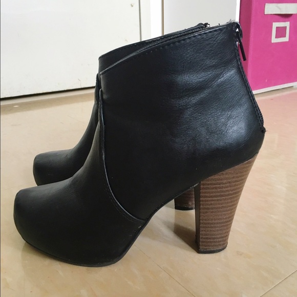 Ankle booties