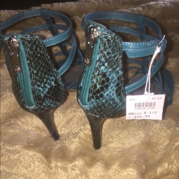 Sold - Picture 3 of 4