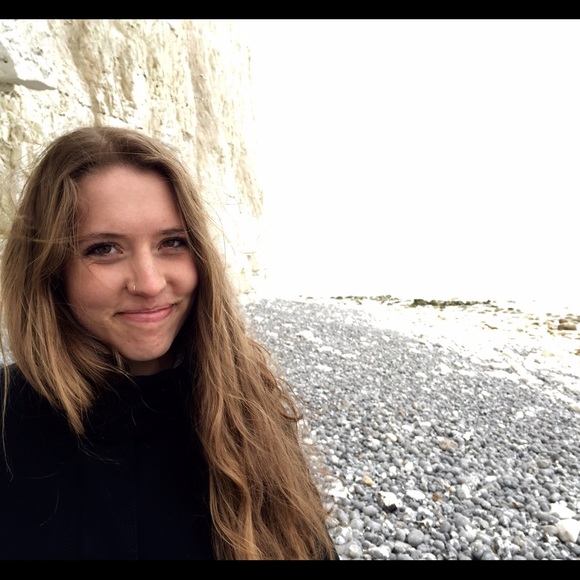 Meet your Posher, Hannah - Picture 1 of 1