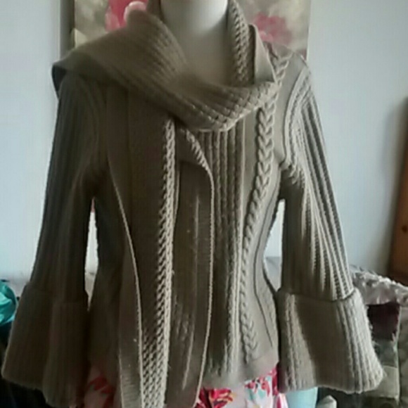 Knitted cardigan with 3/4 sleeves