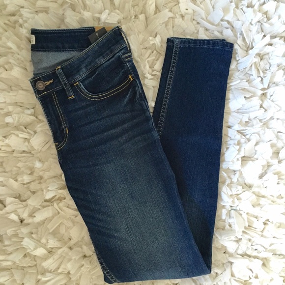 Hollister || Super Skinny Jeans