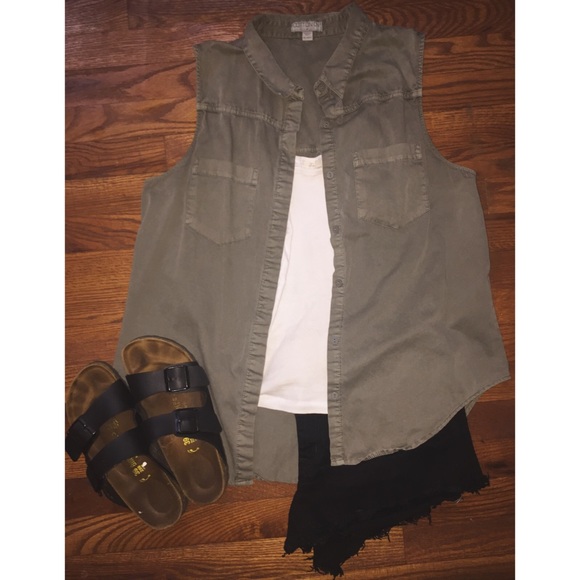 Kaki Sleeveless Buttondown Shirt