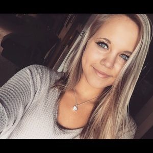 Meet your Posher, Carlee