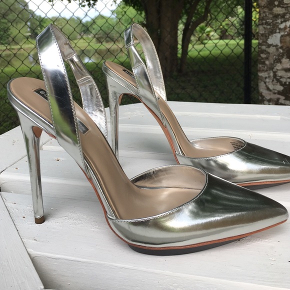 BCBG MAXAZRIA HEELS