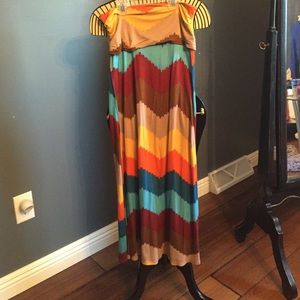 Sololafe maxi skirt size small chevron pattern