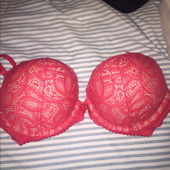 Bombshell vs bra