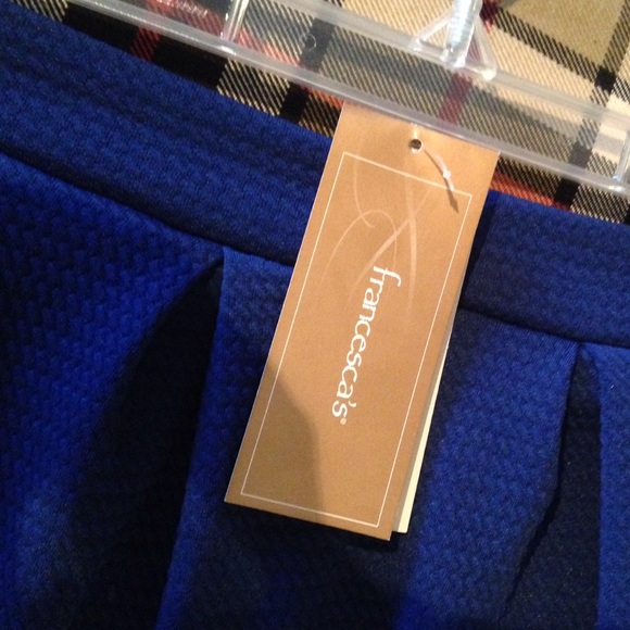 Cute navy mini skirt - Picture 2 of 3