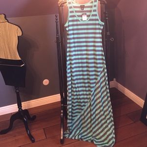 Rue 21 maxi dress size medium New with tags