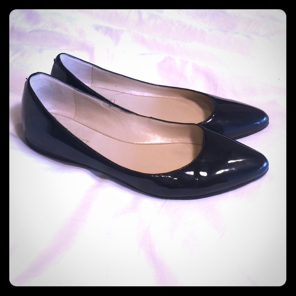 Shiny Black Nine West Pointy Toed Flats