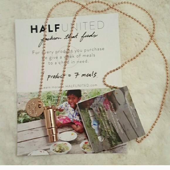 ONLY 1LEFT!🎉Rose gold bullet necklace🎉 NWT - Picture 4 of 4