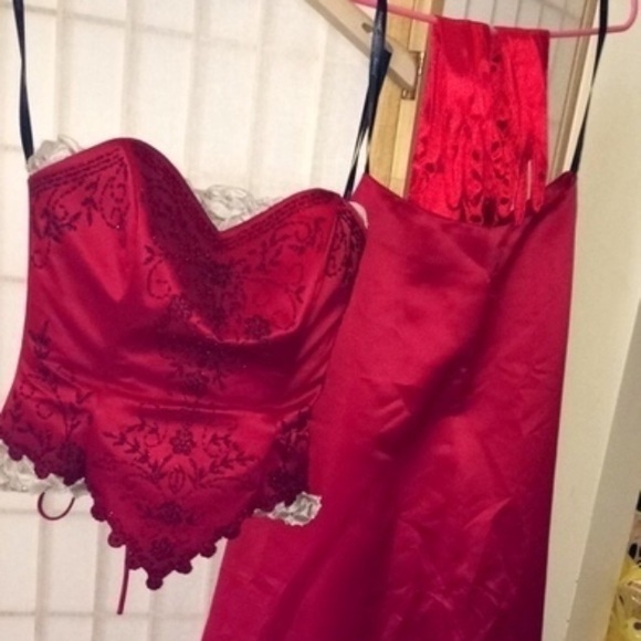 3-piece red evening gown - Picture 2 of 4