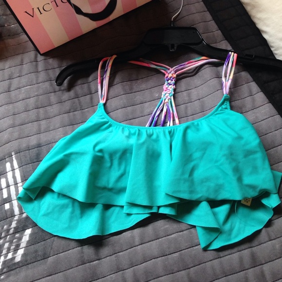 🌸 MOVING SALE ! 🌸 Victoria Secret Bikini Top