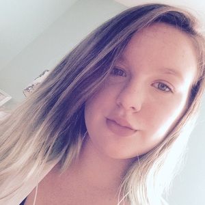 Meet your Posher, Anelia