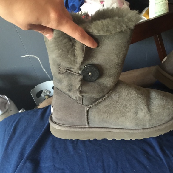 Ugg boots - Picture 1 of 3