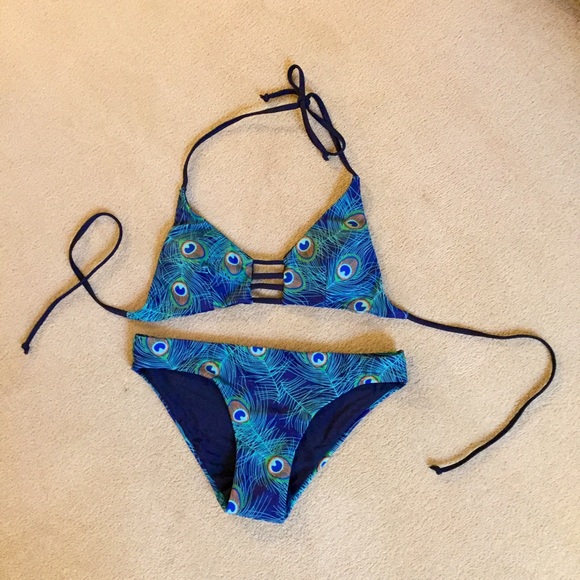 NWOT Peacock Print Bikinis 💕 - Picture 2 of 2