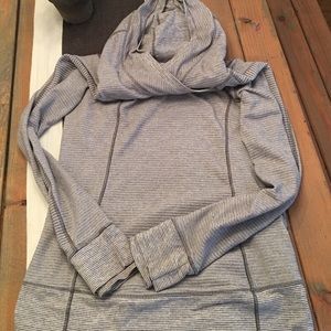 EEEEUC Think Fast Lululemon Pullover size 10