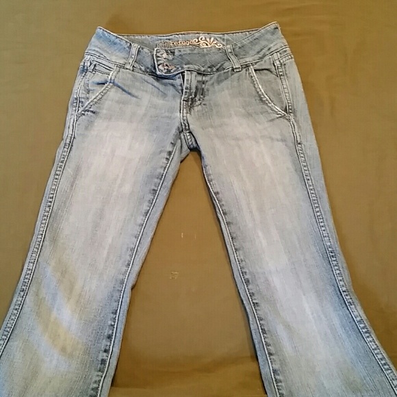 REFUGE LIGHT WASH JEANS - Picture 2 of 4