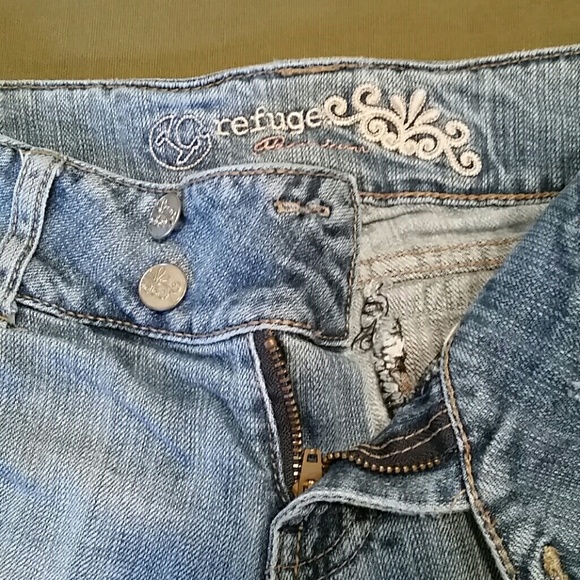 REFUGE LIGHT WASH JEANS - Picture 3 of 4