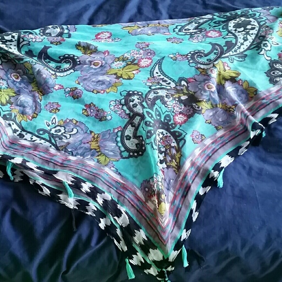 Fun Scarf - Picture 2 of 3