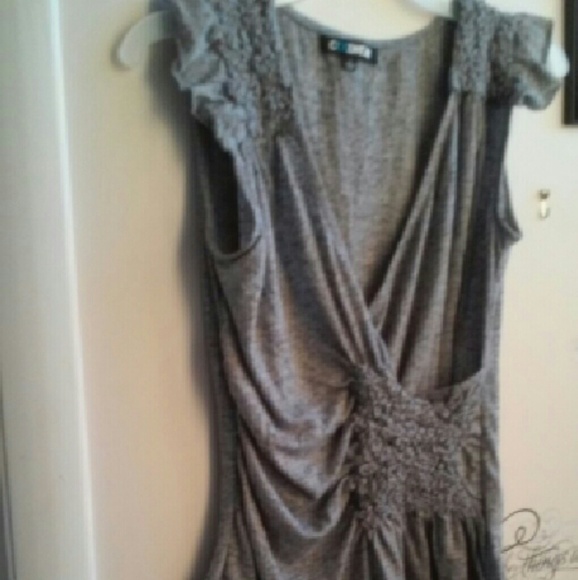📌SOLD📌Free w/ purchase Gray Summer Top!