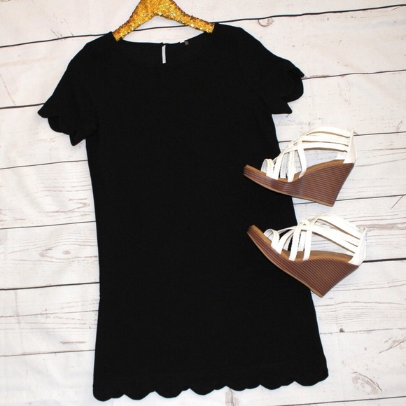 Kensie Black Short Sleeve Scallop Dress