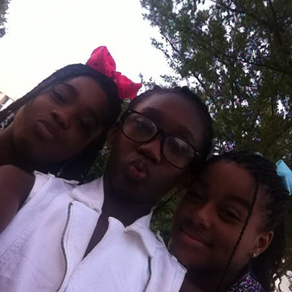 Meet your Posher, Journi - Picture 1 of 1