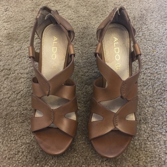 Also YBAUNG wedges size 8.5