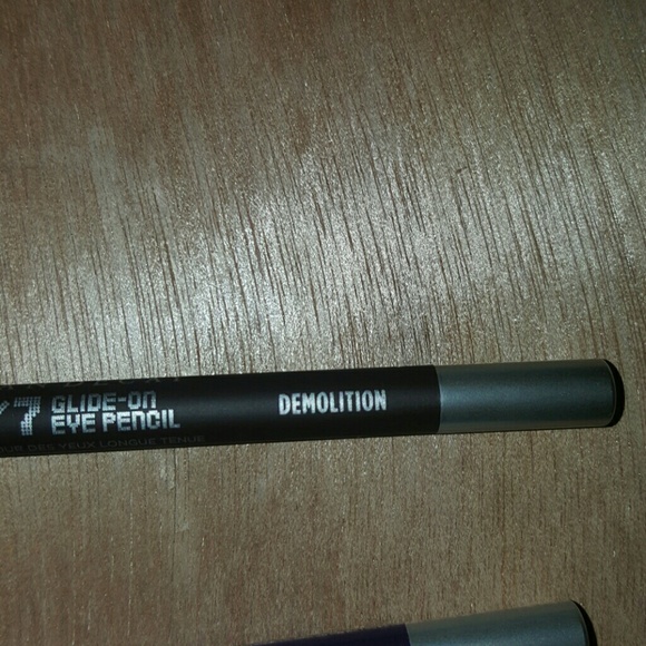 🔥FLASH SALE🔥Urban Decay 24/7 glide on eye pencil - Picture 3 of 4