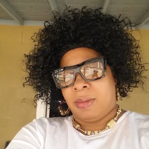 Meet your Posher, Vicky