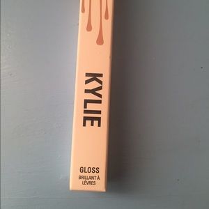 Kylie lip gloss *SO CUTE only!
