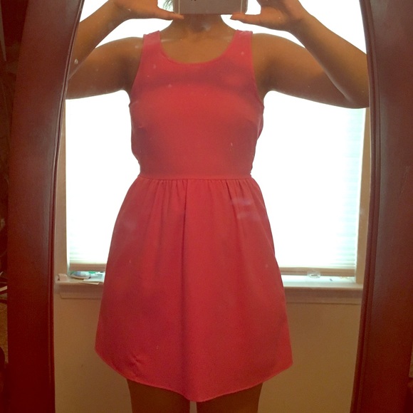 PINK dress with a cute back cut🌺