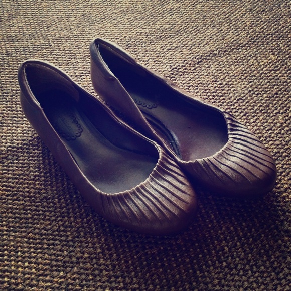 Naturalizer leather flats