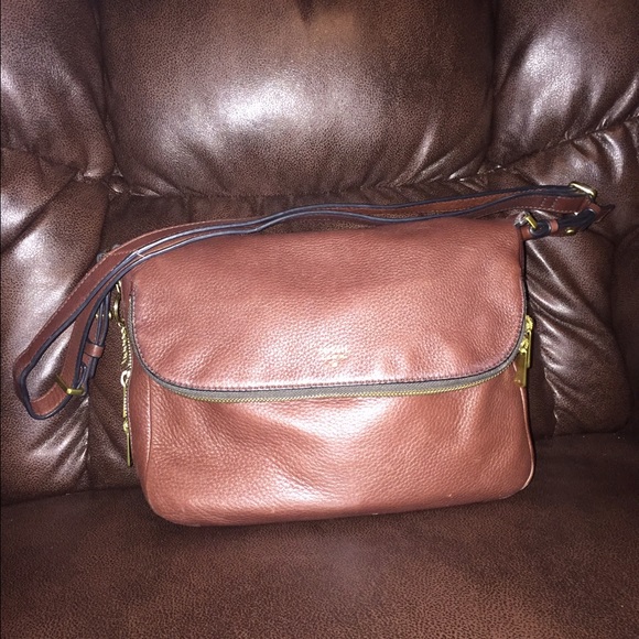 Fossil Preston Leather Flap Shoulder Bag.