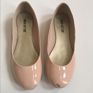 Nude Flats