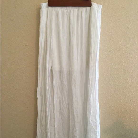 Long white skirt with leg slit