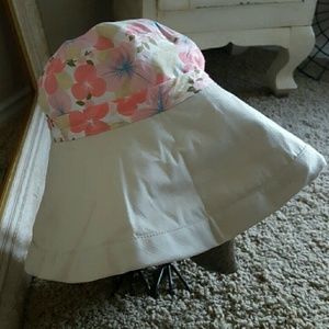 NWOT Sun hat (Reversible)